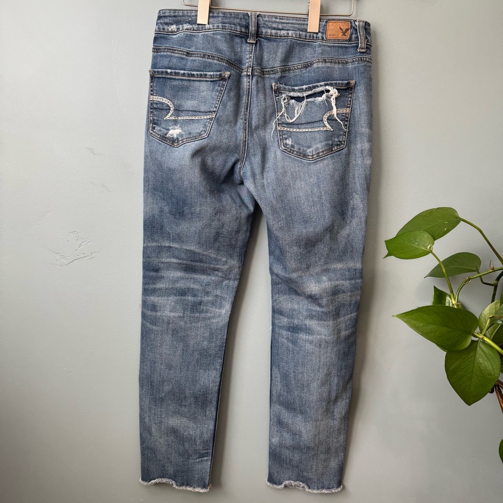 American Eagle Tomgirl Destroyed Jeans with Raw Hem. Stretch. Women’s 8 - Picture 7 of 11